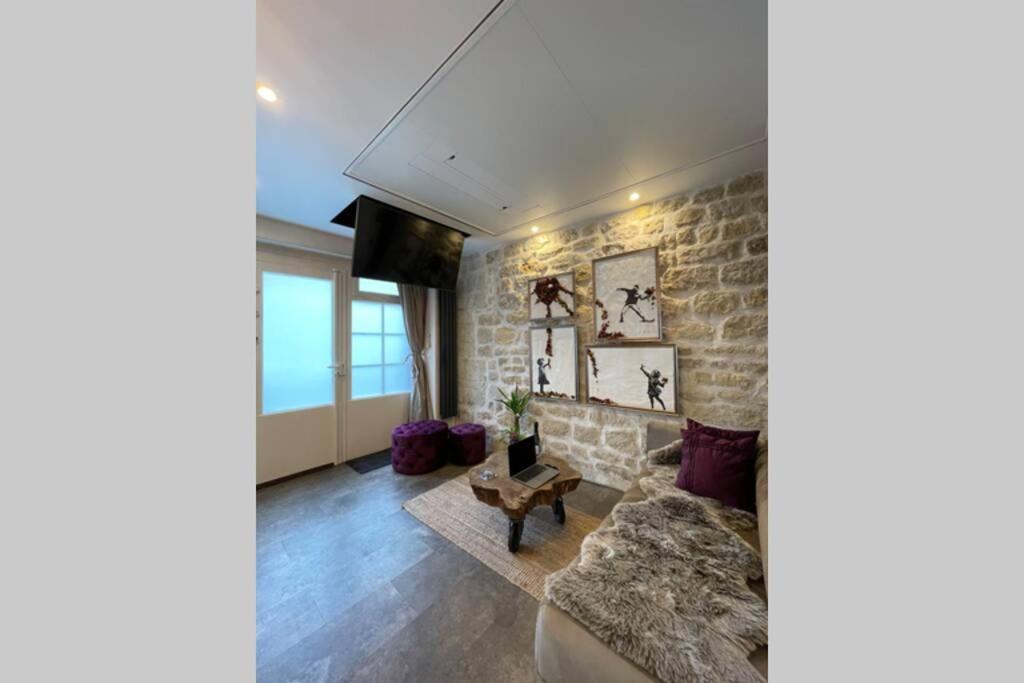 Tiny Gallery Paris Gare Montparnasse Экстерьер фото